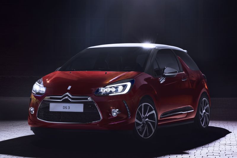 Citroën DS 3 s novými světly. Citroën DS 3 s novými světly.