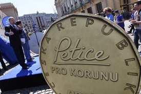 Petice za korunu.