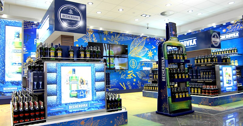 Becherovka na letišti.