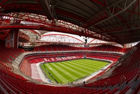 Dějiště finále. Stadion lisabonské Benficy, Estádio da Luz.