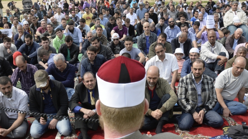 Momentka z květnové demonstrativní modlitby na Letné.