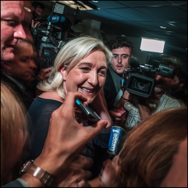 Spokojená Marine Le Penová. Spokojená Marine Le Penová.