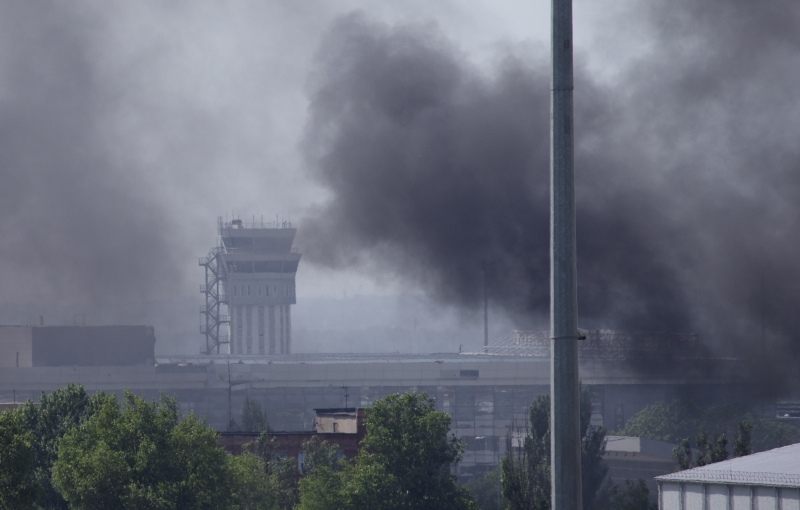 Ukrajinská armáda odpověděla nasazením stíhacích a bombardovacích letounů a bojových vrtulníků.