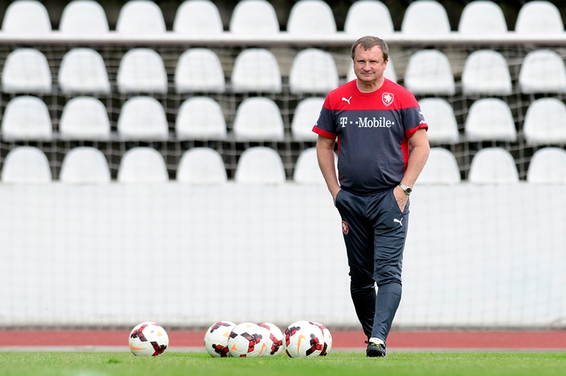  Pro přípravný zápas proti Rakousku (3. června v Olomouci) nominoval trenér Pavel Vrba záložníka Jana Kopice z Jablonce, obránce Jiřího Fleišmana z Liberce a Lukáše Hejdu z Plzně. 