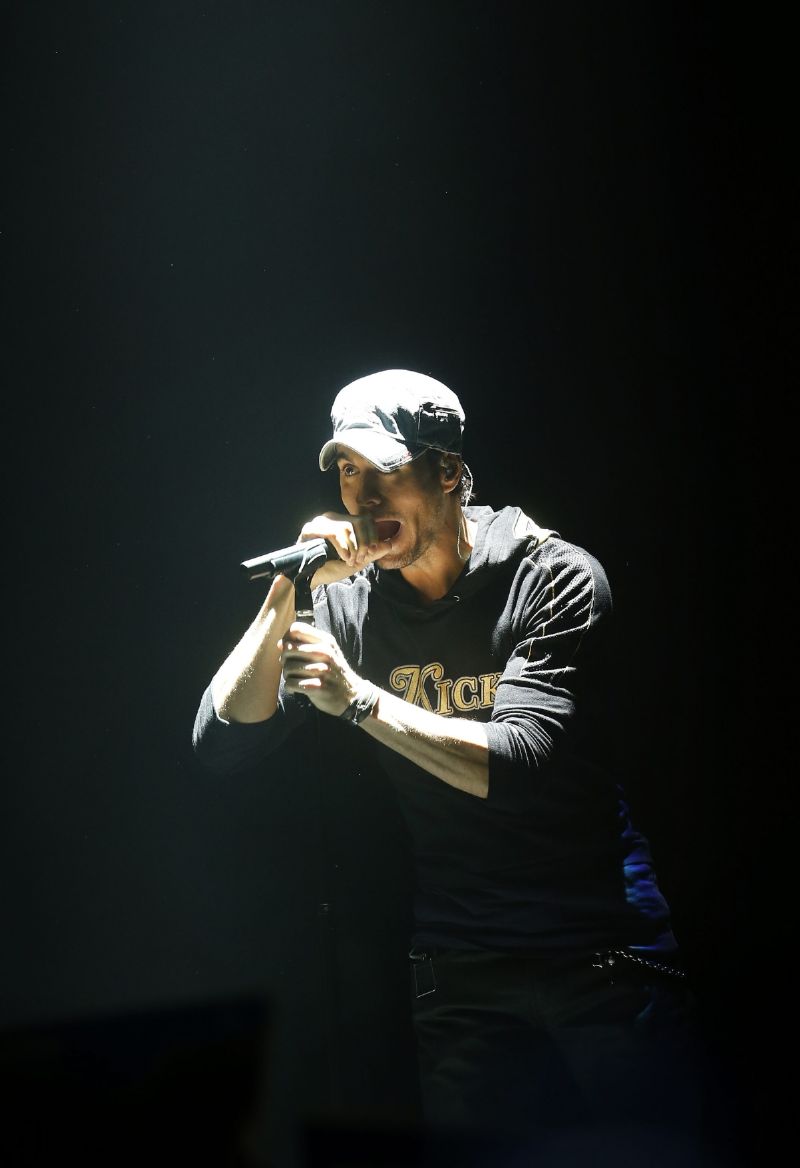 Enrique Iglesias na koncertě v Santiagu De Childe - v rámci turné k novému albu Sex and Love. 