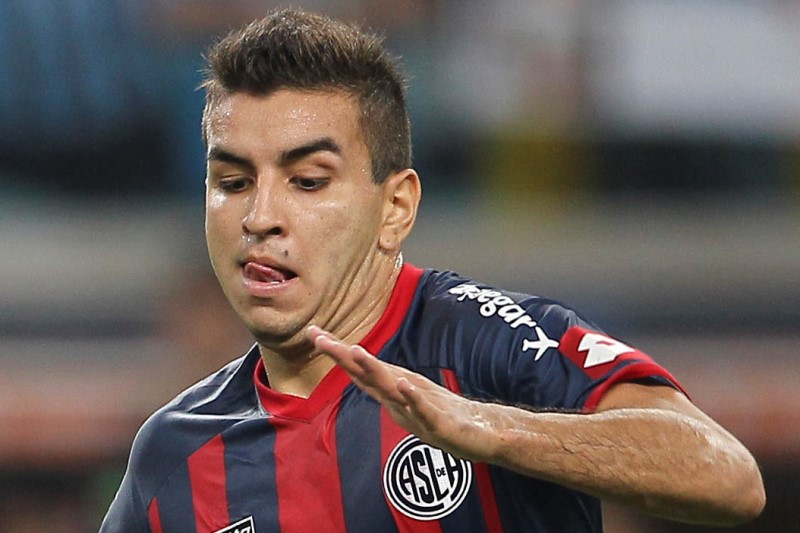 Atlético Madrid, vítěz španělské ligy a finalista Ligy mistrů, získalo talentovaného argentinského fotbalistu Ángela Correu. Atlético Madrid, vítěz španělské ligy a finalista Ligy mistrů, získalo talentovaného argentinského fotbalistu Ángela Correu.