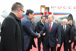 Ruský prezident Putin po příjezdu do Astany.