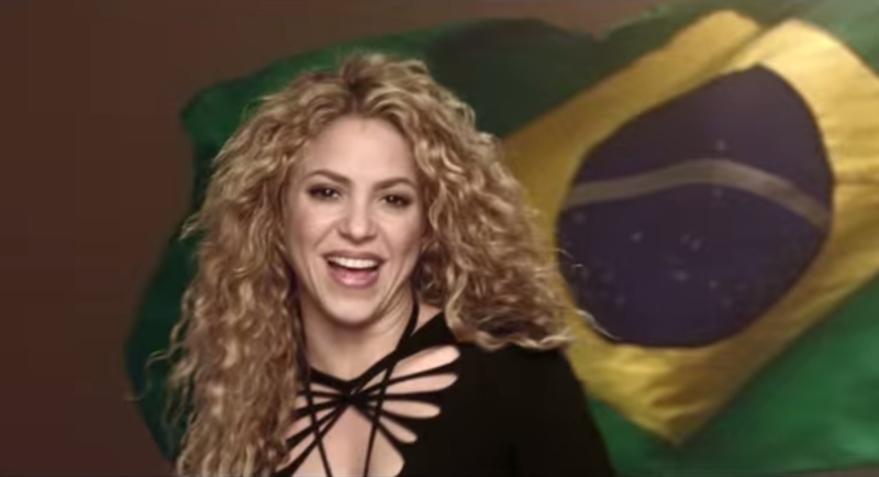 Shakira v novém hitu lákajícím na fotbalové MS v Brazílii.
