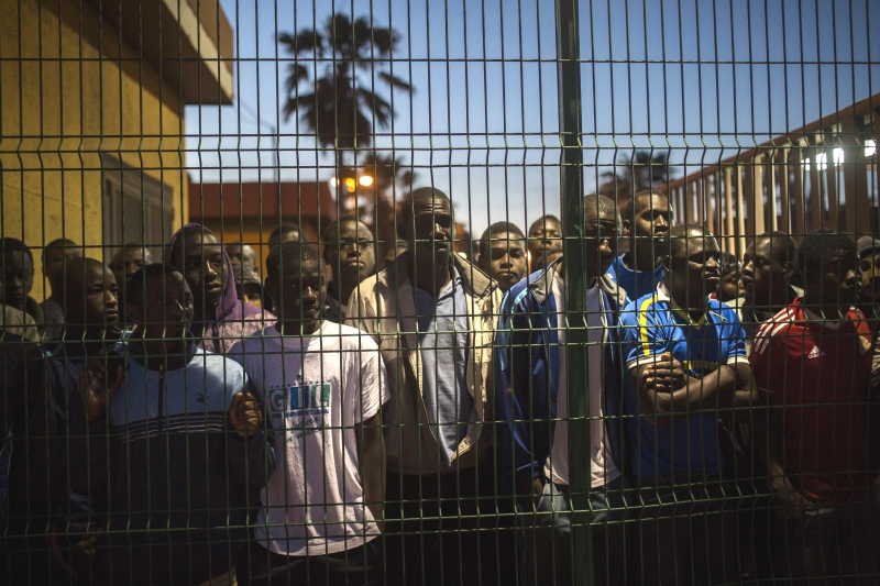 Imigranti ze subsaharské Afriky v detenčním centru v Mellile.