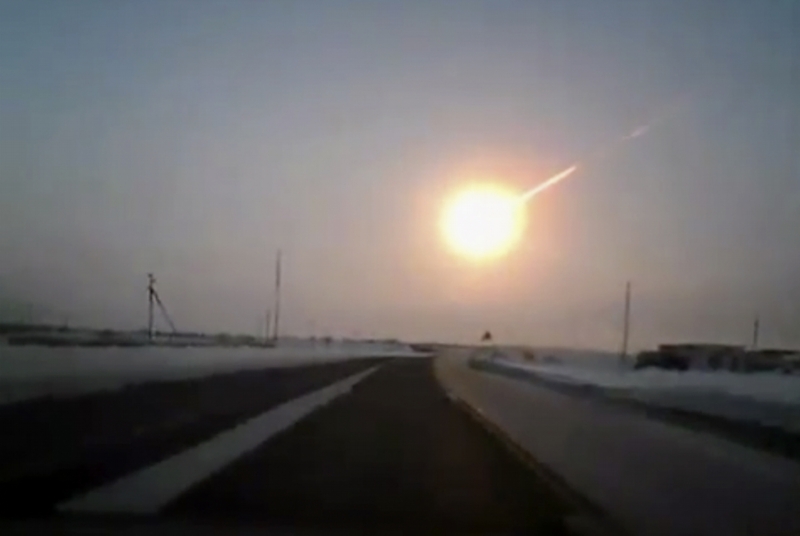 Meteorit dopadl 15. února loňského roku. Meteorit dopadl 15. února loňského roku.