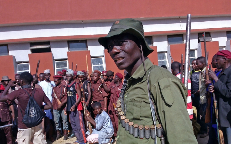 Přinejmenším 42 obětí si vyžádal útok ozbrojenců z islamistického hnutí Boko Haram na tři vesnice na severovýchodě Nigérie. 