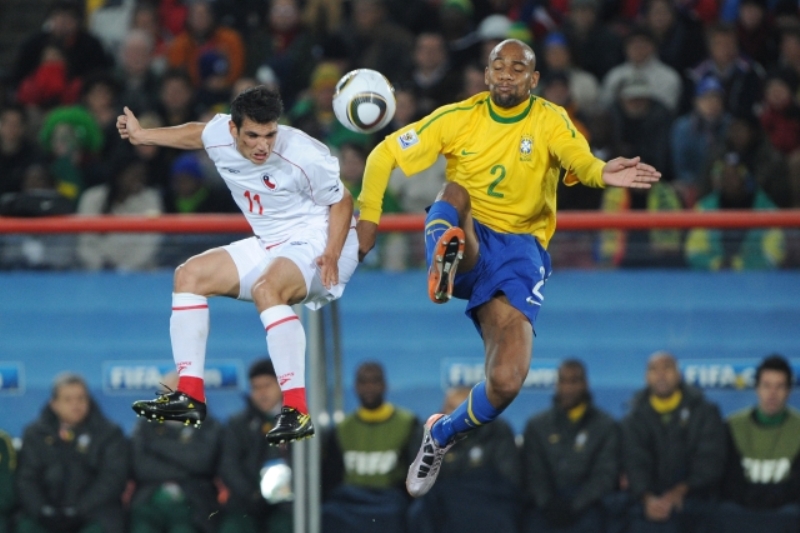 Reprezentanty Chile budou na fotbalovém mistrovství světa v Brazílii podporovat i zavalení horníci. Reprezentanty Chile budou na fotbalovém mistrovství světa v Brazílii podporovat i zavalení horníci.