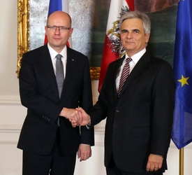 Bohuslav Sobotka na návštěvě Rakouska s politikem Wernerem Faymannem.