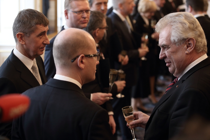 Andrej Babiš (vlevo) a premiér Bohuslav Sobotka. Andrej Babiš (vlevo) a premiér Bohuslav Sobotka.