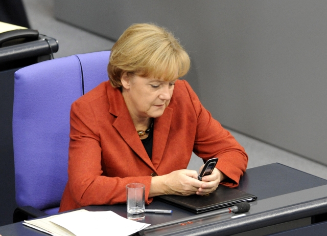 Spojené státy sledování telefonu Merkelové oficiálně nepřiznaly.