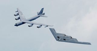 B-52 a B-2.