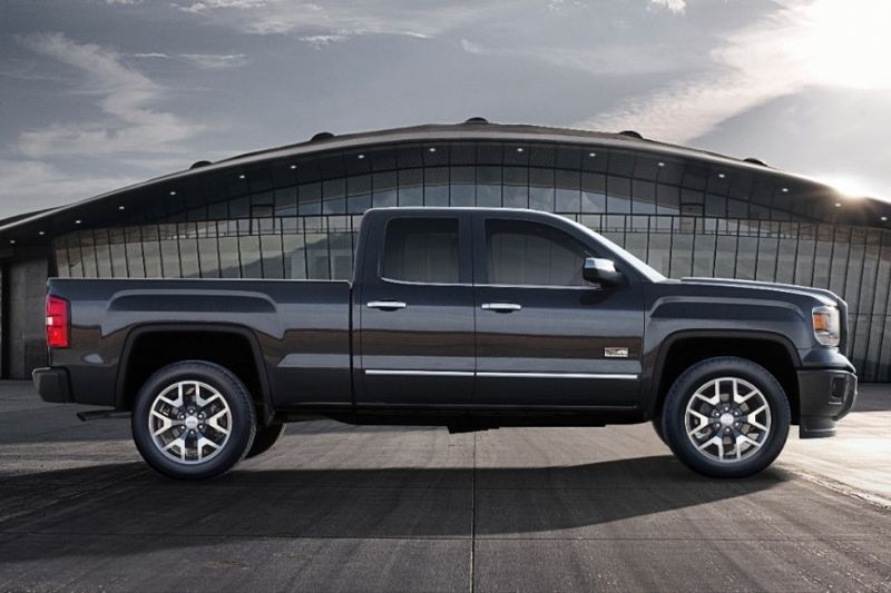 Jedním ze svolávaných modelů je i Chevrolet Silverado.
