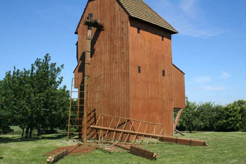 Větrný mlýn ve Starém Poddvorově.