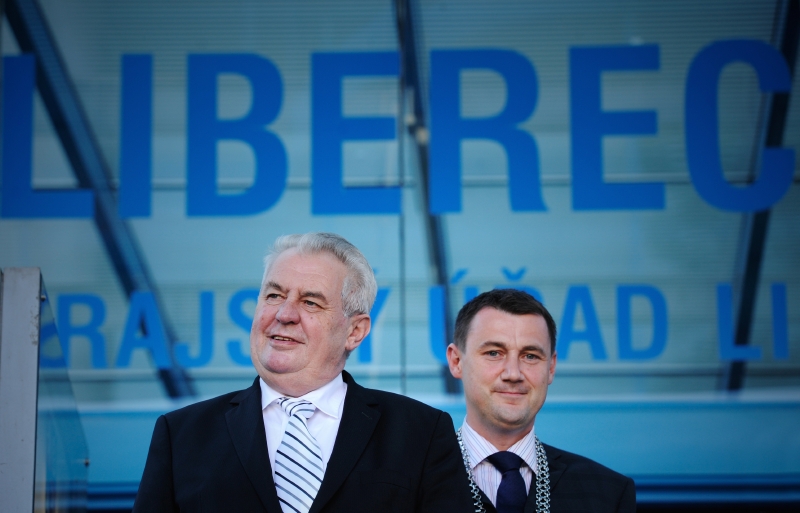 Miloš Zeman v sídle Libereckého kraje s hejtmanem Martinem Půtou.