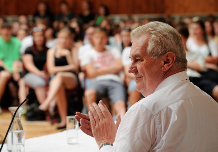 Miloš Zeman o Ukrajině promluvil na setkání s libereckými středoškoláky.