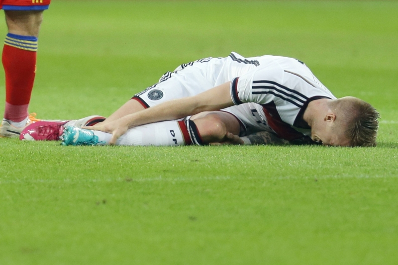 Zraněný záložník Reus přijde nejen o mistrovství světa, ale i o start Bundesligy. Zraněný záložník Reus přijde nejen o mistrovství světa, ale i o start Bundesligy.