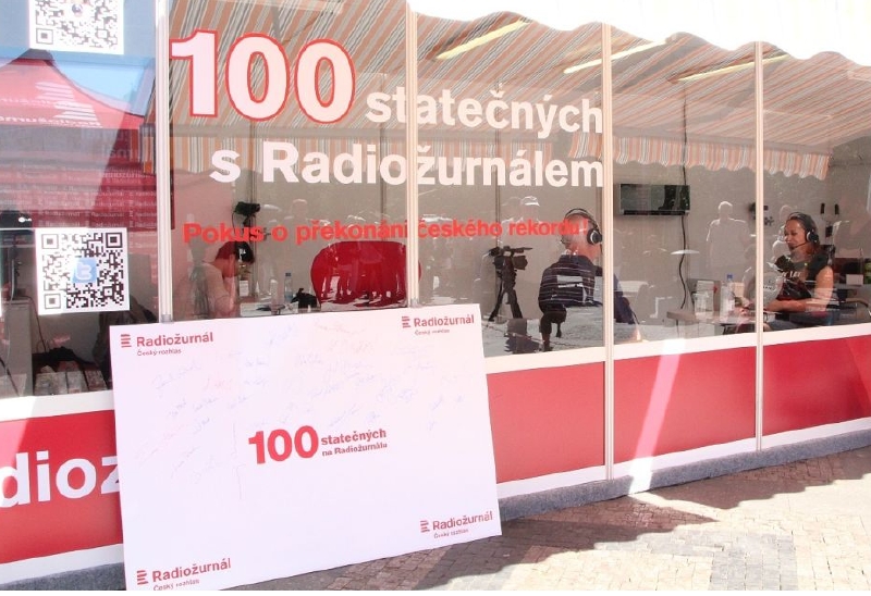 Takto vypadalo mobilní studio Českého rozhlasu.