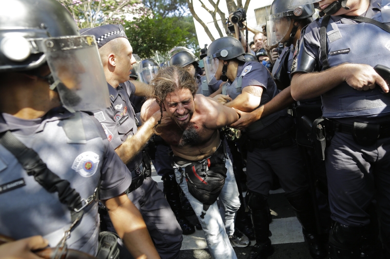 V Sao Paulu došlo ke střetům mezi demonstranty a policií.
