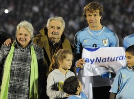 Mujica s uruguayskými fotbalisty.
