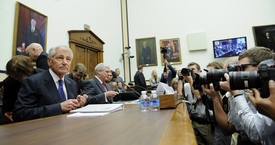 Ministr obrany Chuck Hagel kvůli případu vypovídal před armádním výborem Sněmovny reprezentantů.