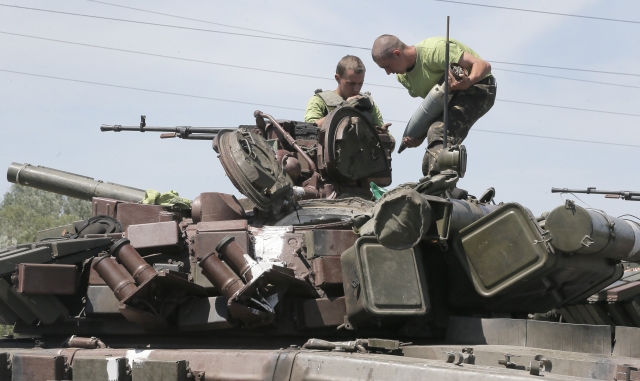 Ukrajinská armáda podnikla akci proti separatistům v Mariupolu.