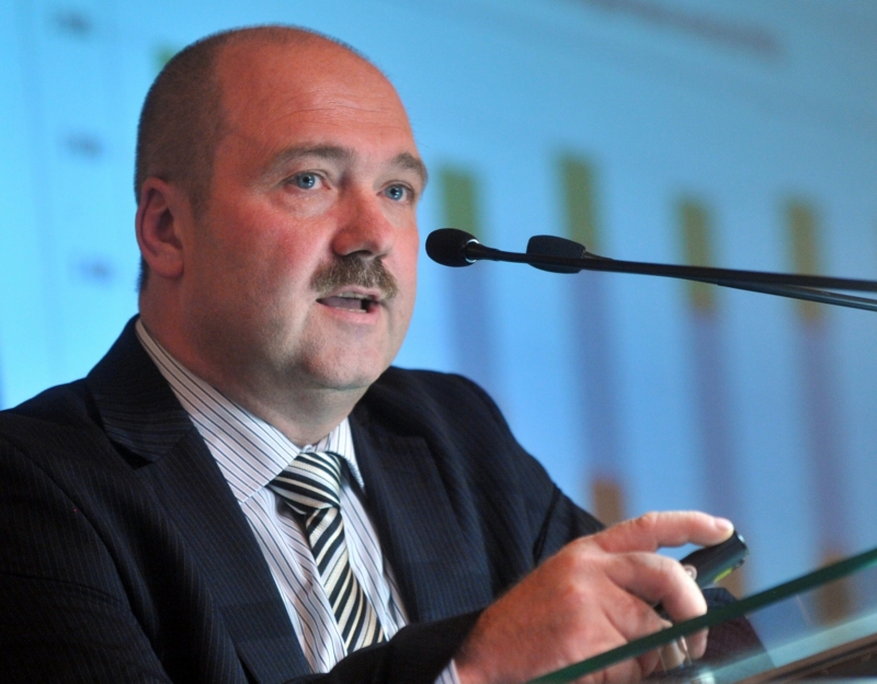 Náměstek ministra průmyslu a obchodu Pavel Šolc. Náměstek ministra průmyslu a obchodu Pavel Šolc.
