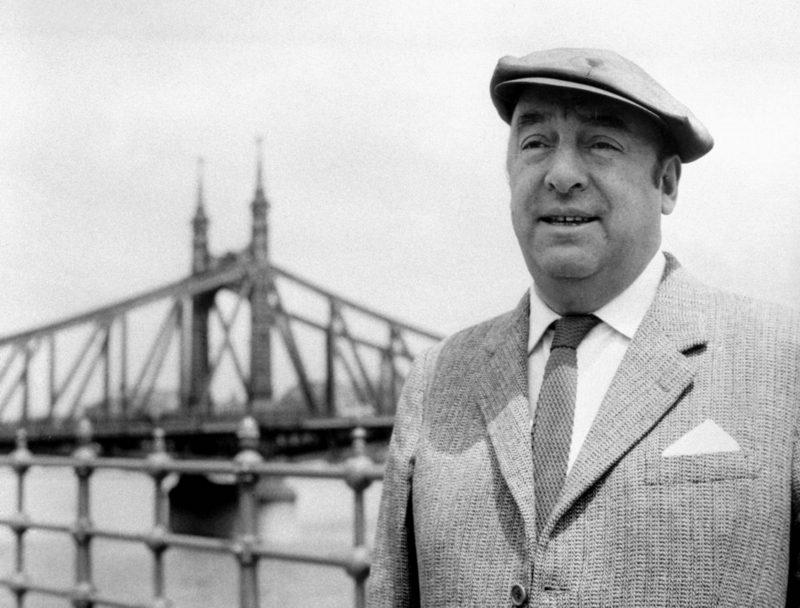 Básník Pablo Neruda údajně doplatil na diktátorský režim Augusta Pinocheta.