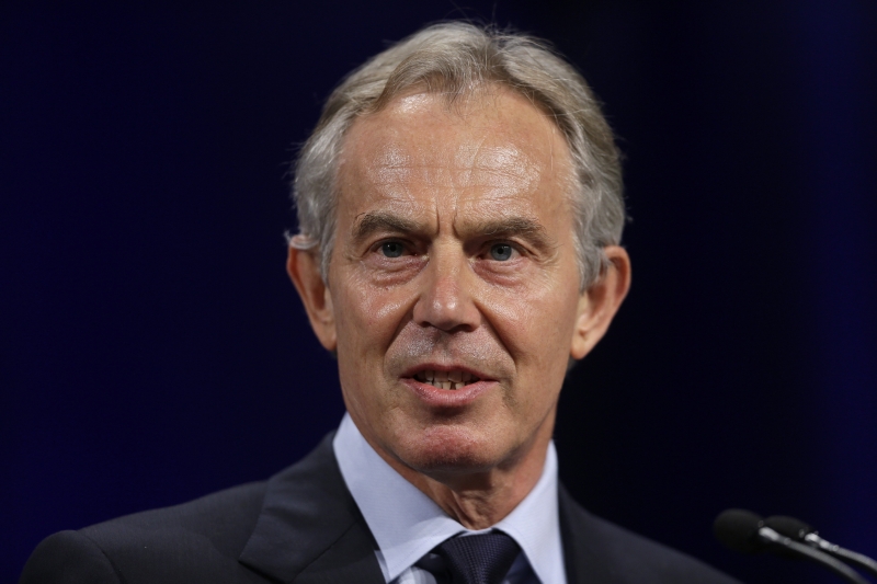 Tony Blair tvrdí, že spočasné problémy nesouvisí s invazí z roku 2003.