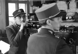 Zleva Josef Somr ( Hubička) a Václav Neckář jako železničářský elév Miloš Hrma.