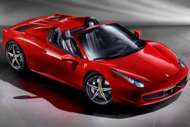V Messiho garáži nechybí ani Ferrari 458 Spider.