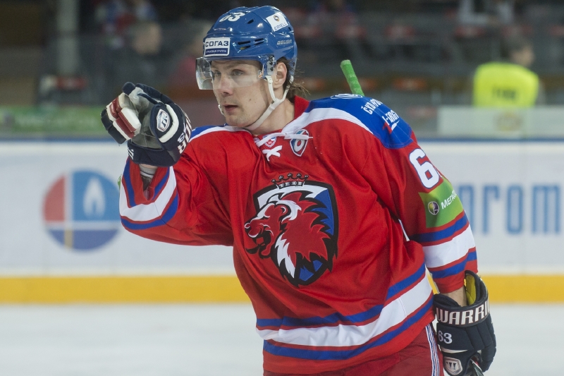 Bek Ondřej Němec bude hrát dál KHL v Praze.
