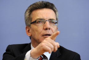 Podle spolkového ministra vnitra nelze bránit návratu německých islamistických radikálů domů.