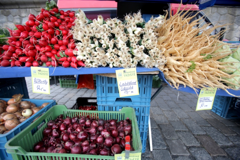 Farmářské trhy se v posledních letech těší veliké oblibě. Farmářské trhy se v posledních letech těší veliké oblibě.