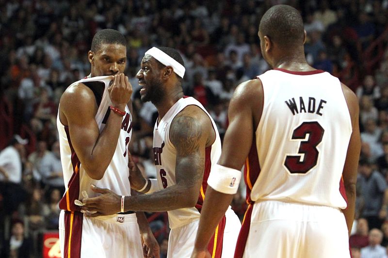 Chris Bosh, LeBrenon James a Dwyan Wade (zleva) zvažují svou budoucnost v Miami. Chris Bosh, LeBrenon James a Dwyan Wade (zleva) zvažují svou budoucnost v Miami.