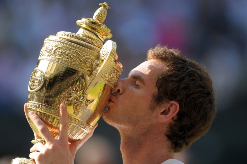 Britský tenista Andy Murray bude obhajovat titul ve Wimbledonu. Britský tenista Andy Murray bude obhajovat titul ve Wimbledonu.