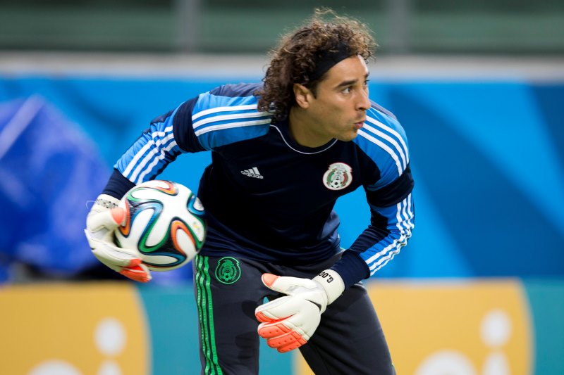 Brankářská opora mexického výběru Guillermo Ochoa.