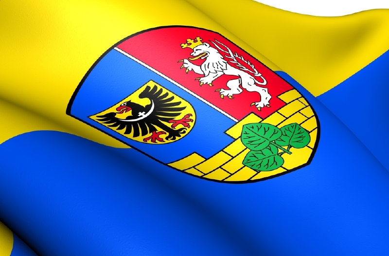 Vlajka Zhořelce. nezdá se vám na ní něco českého?
