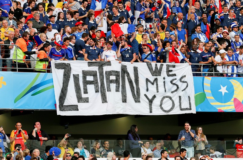 Zlatane, chybíš nám! Ibrahimovič vyslyšel volání nejen francouzských fanoušků. Zlatane, chybíš nám! Ibrahimovič vyslyšel volání nejen francouzských fanoušků.