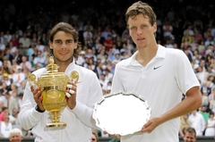 Českým želízkem v ohni je v mužské dvouhře poražený finalista z roku 2010 Tomáš Berdych.