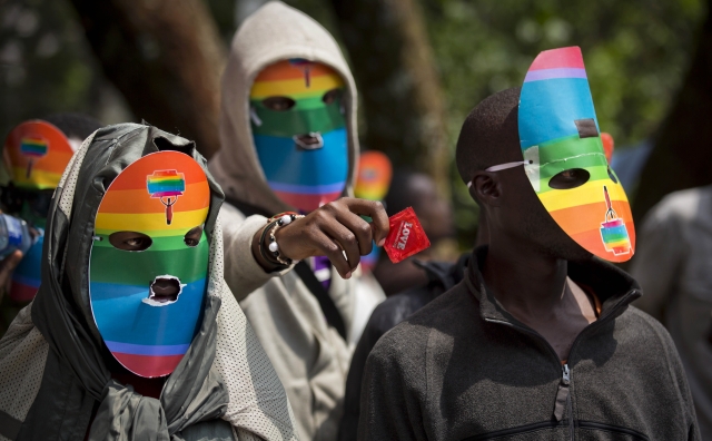 Vzácný protest proti homofobii v Ugandě.