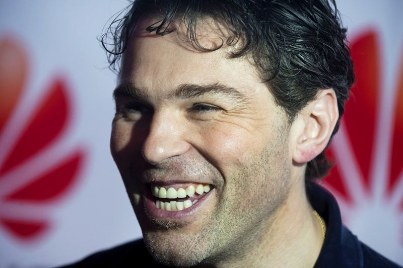 Jaromír Jágr opět získal ocenění pro nejlepšího hráče roku - Zlatou hokejku. Jaromír Jágr opět získal ocenění pro nejlepšího hráče roku - Zlatou hokejku.