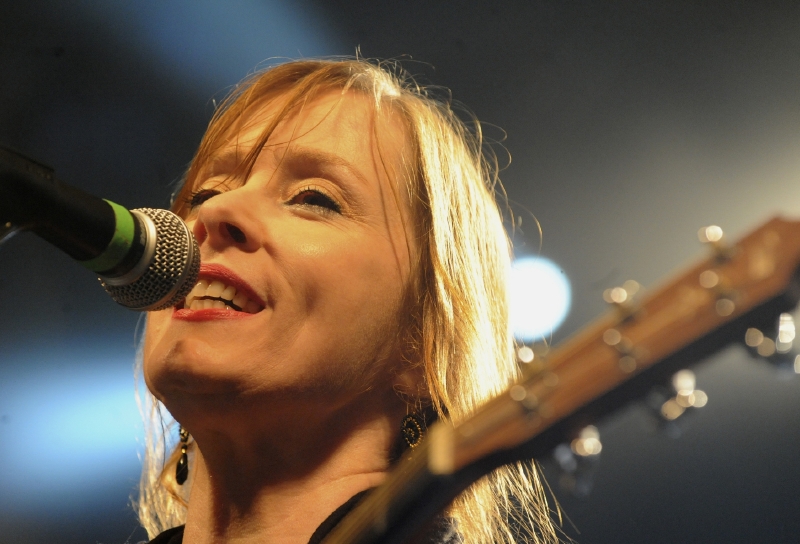 Suzanne Vega se do České republiky vrací pravidelně. Suzanne Vega se do České republiky vrací pravidelně.