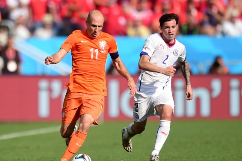 Nizozemský kapitán Arjen Robben (vlevo).