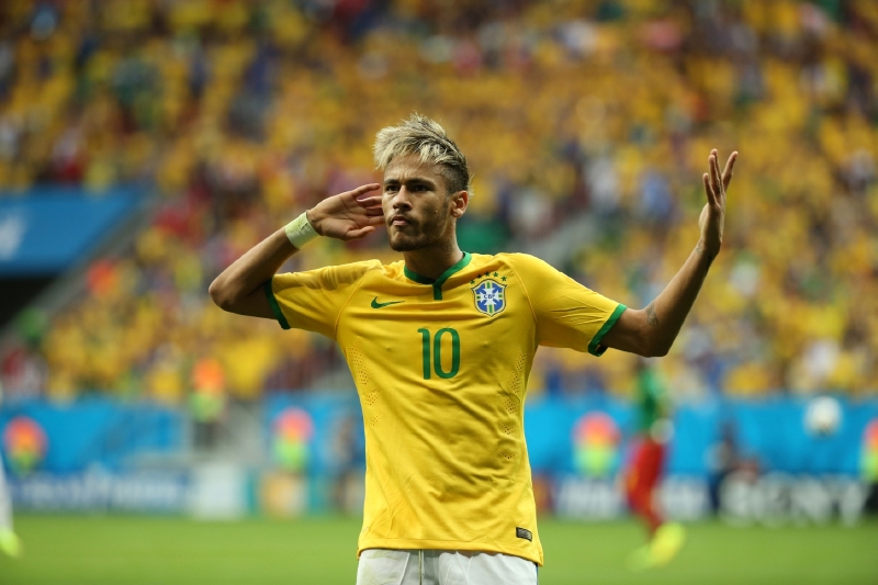 Neymar v brazilském dresu září a mění své sny v realitu.