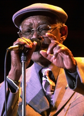 Jeden ze zakládajících členů Ibrahim Ferrer.